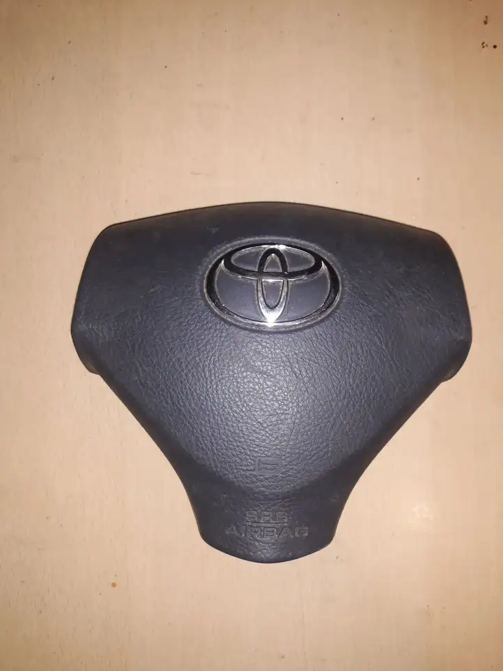 Toyota Corolla Verso E121 (2004 - 2007) Подушка безопасности руля — фото 1