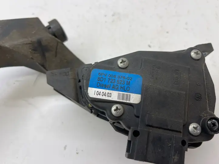 Audi A6 S6 C5 4B (2001 - 2004) 8D1723523M Педаль акселератора — фото 4