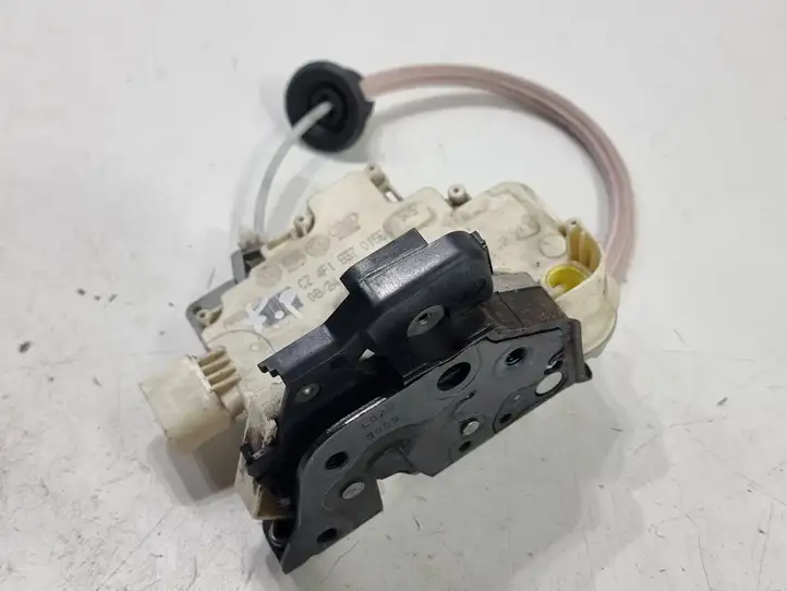 Audi A3/S3 8P (2004 - 2008) 4F1837015E Замок ручки двери — фото 1