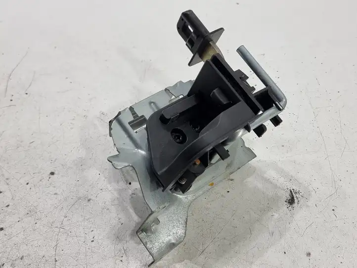 BMW 3 F30 F35 F31 (2012 - 2018) 9904006937 Держатель шторки — фото 4