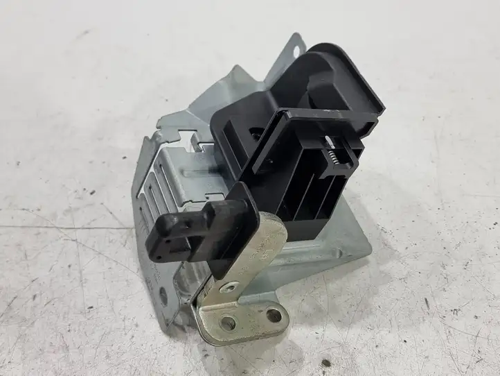 BMW 3 F30 F35 F31 (2012 - 2018) 9904006936 Держатель шторки — фото 3