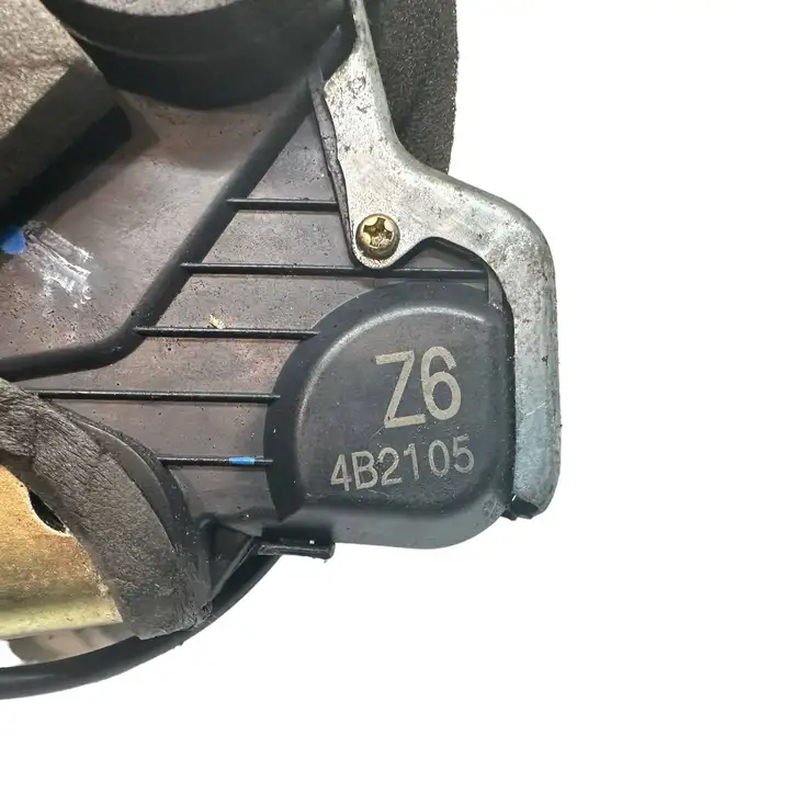 Toyota Corolla Verso AR10 (2004 - 2009) 4B2105 Замок передней двери — фото 7