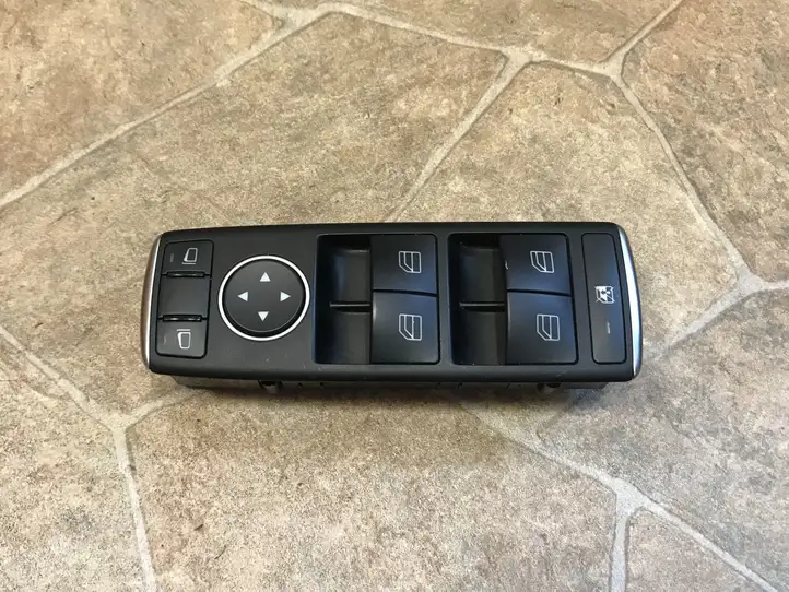 Mercedes-Benz C W204 (2007 - 2014) A2049055302 Кнопка стеклоподъемников — фото 6