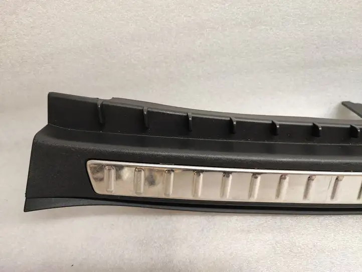 Volvo XC90 (2014 - 2019) 32239215 Отделка порога багажника — фото 10