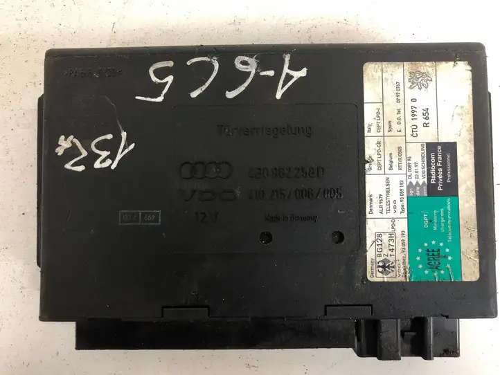 Audi A6 S6 C5 4B (1997 - 2001) 4B0962258D Модуль комфорта — фото 1