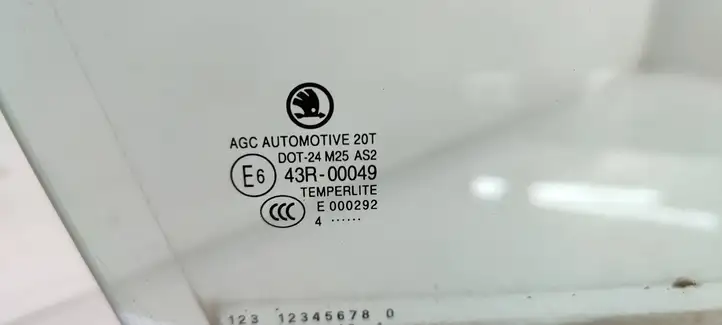 Skoda Octavia Mk3 (5E) (2013 - 2019) 43R00049 Стекло передней двери — фото 2