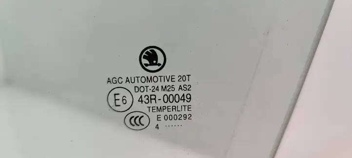 Skoda Octavia Mk3 (5E) (2013 - 2019) 43R00049 Стекло передней двери — фото 2