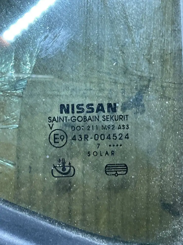 Nissan Navara D40 (2004 - 2015) Форточка двери — фото 2