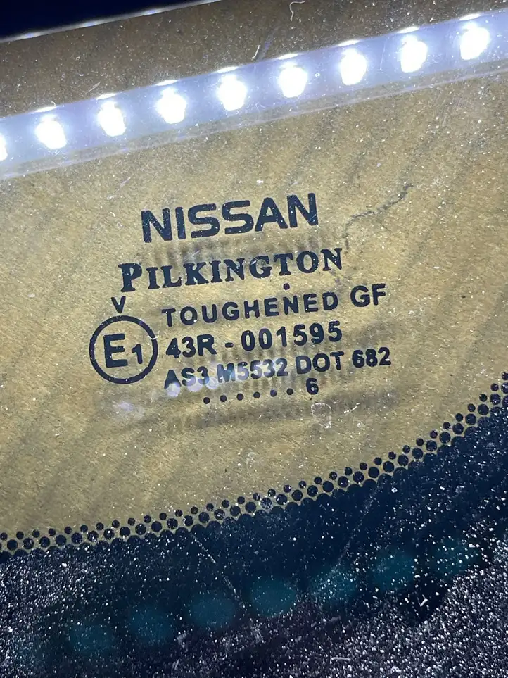 Nissan Note (E11) (2006 - 2014) Заднее боковое стекло — фото 2
