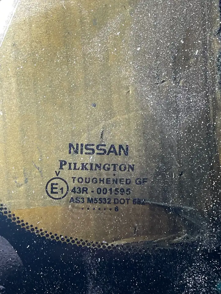 Nissan Note (E11) (2006 - 2014) Заднее боковое стекло — фото 2