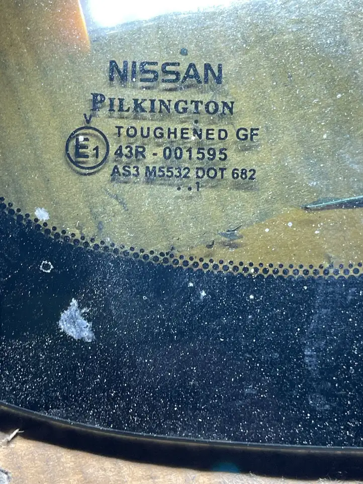 Nissan Note (E11) (2006 - 2014) Заднее боковое стекло — фото 2