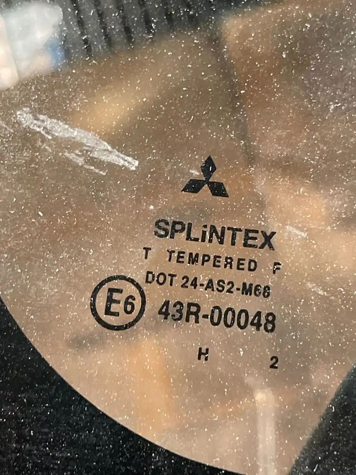 Mitsubishi Space Star (1998 - 2005)   Заднее боковое стекло кузова