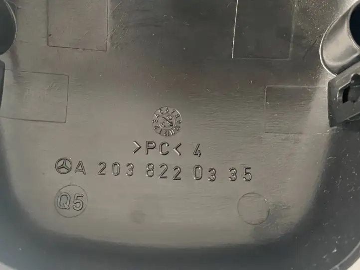 Mercedes-Benz C W203 (2000 - 2007)  A2038220335 Другая деталь салона