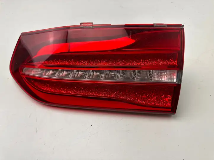Mercedes-Benz E W213 (2016 - ) A2139069700 Задний фонарь в крышке багажника — фото 1