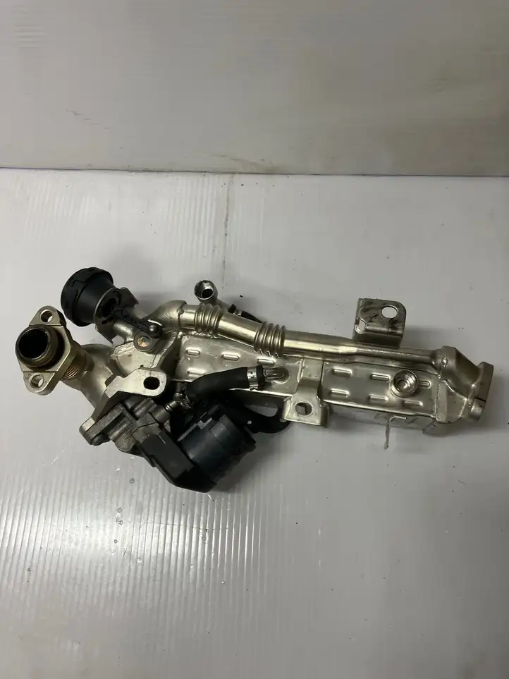 BMW 3 F30 F35 F31 (2012 - 2018) 8476993 Охладитель клапана EGR — фото 2