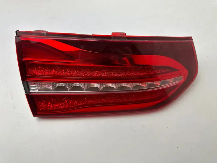 Mercedes-Benz E W213 (2016 - ) A2139069800 Задний фонарь в крышке багажника — фото 1