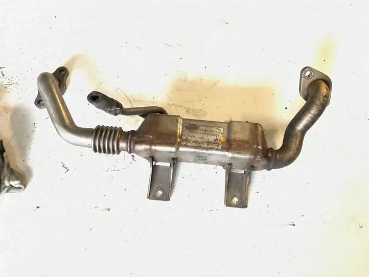 Toyota Avensis T250 (2003 - 2006) 256800R01000 Охладитель клапана EGR — фото 1