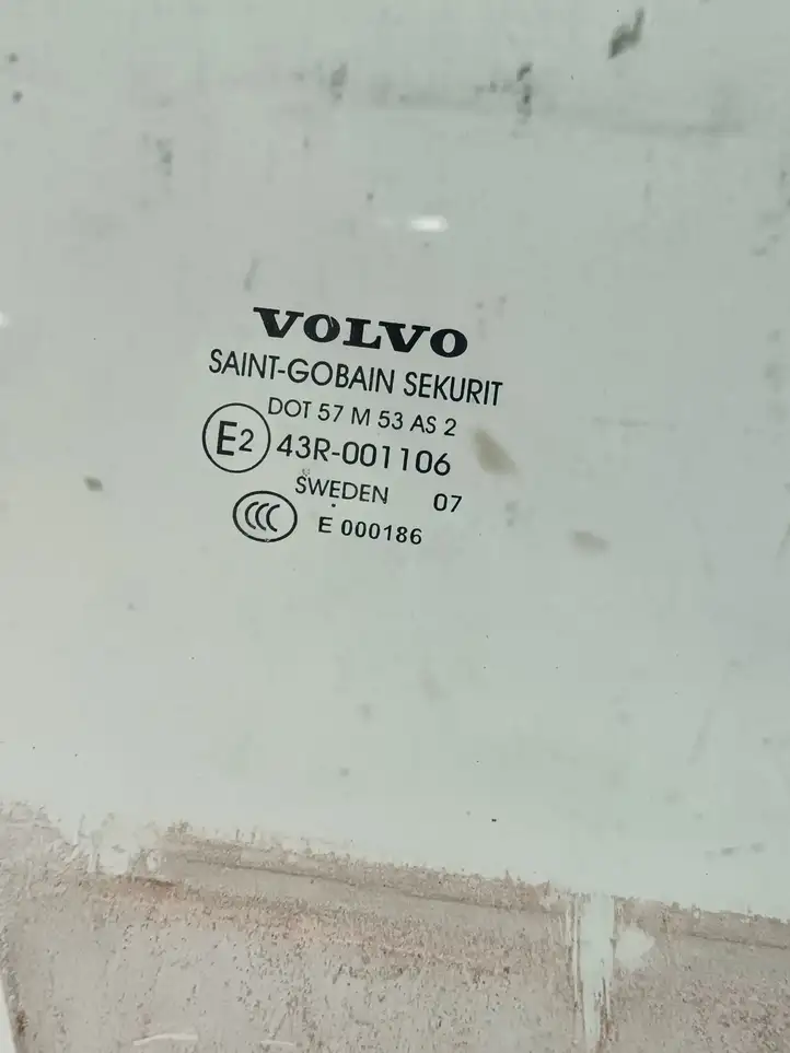 Volvo V70 (2004 - 2007) AS2 Стекло передней двери — фото 2