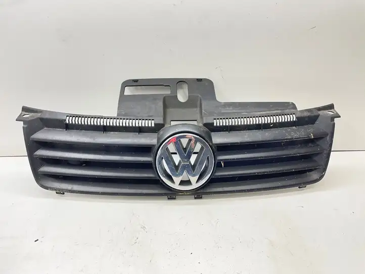 Volkswagen Polo (2001 - 2005) Верхняя решетка радиатора — фото 1