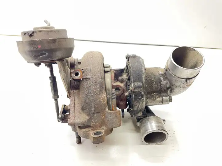 Toyota Corolla Verso AR10 (2004 - 2009) Турбина — фото 1