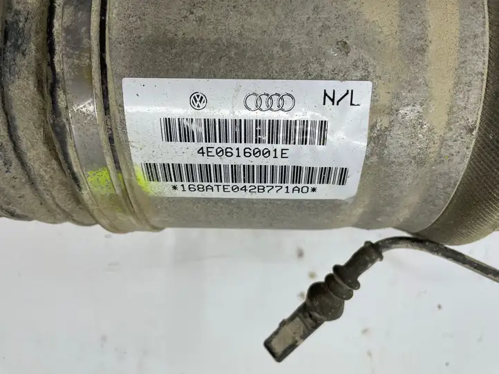 Audi A8 S8 D3 4E (2005 - 2007) 4E0616001E Задняя пневмостойка — фото 6
