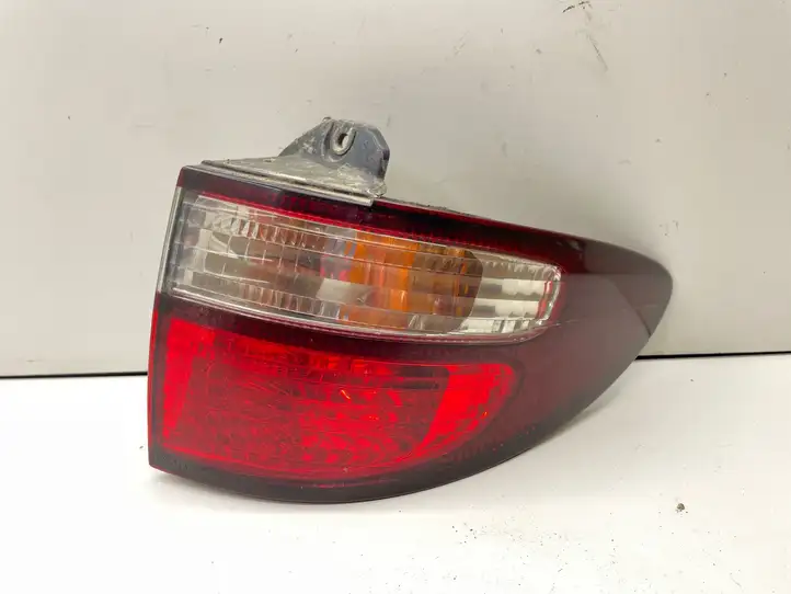Toyota Previa (XR30, XR40) II (2000 - 2006) Задний фонарь в кузове — фото 1