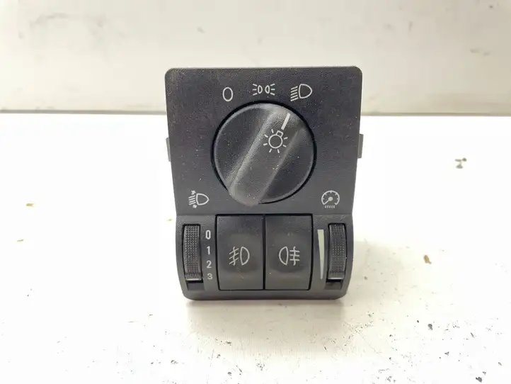 Opel Zafira B (2003 - 2006) 09138347 Включатель фонарей — фото 1