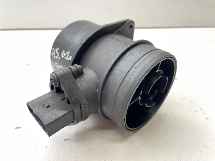 Audi A3/S3 8L (2000 - 2003) 074906461B Датчик массового расхода воздуха — фото 2