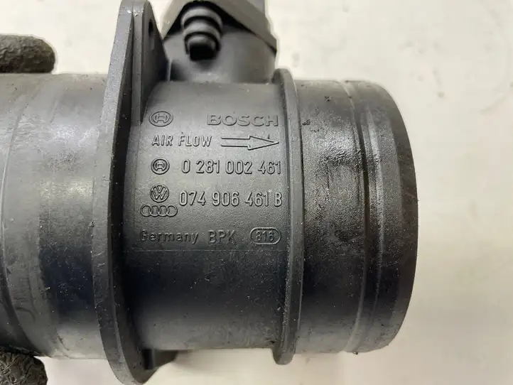 Audi A3/S3 8L (2000 - 2003) 074906461B Датчик массового расхода воздуха — фото 4