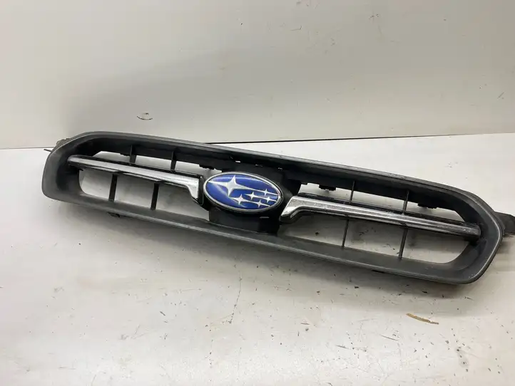 Subaru Legacy (2003 - 2009) Верхняя решетка радиатора — фото 1