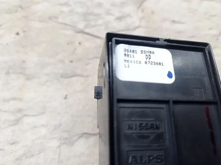 Nissan Leaf II (ZE1) (2017 - ) 254015SH0A Блок кнопок стеклоподъемников — фото 2