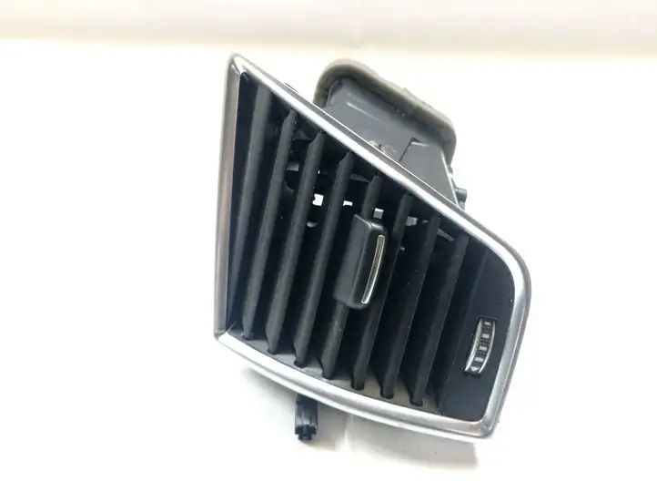 Audi Q5 SQ5 (2008 - 2012) 8R1820901L Боковой воздушный дефлектор — фото 2