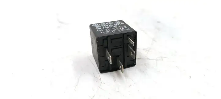 Volkswagen New Beetle (1997 - 2005) 357906381A Другое реле — фото 1