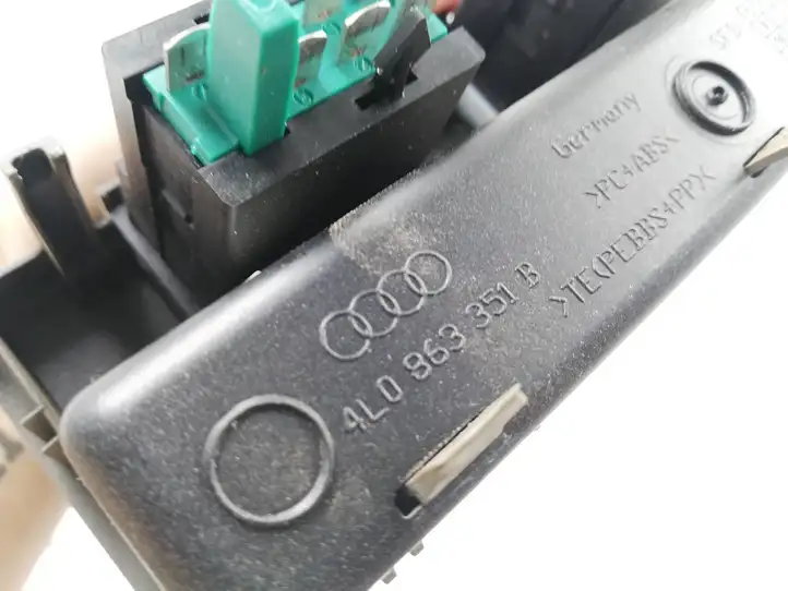 Audi Q7 4L (2005 - 2009) 4L0863351B Включатель обогрева — фото 3