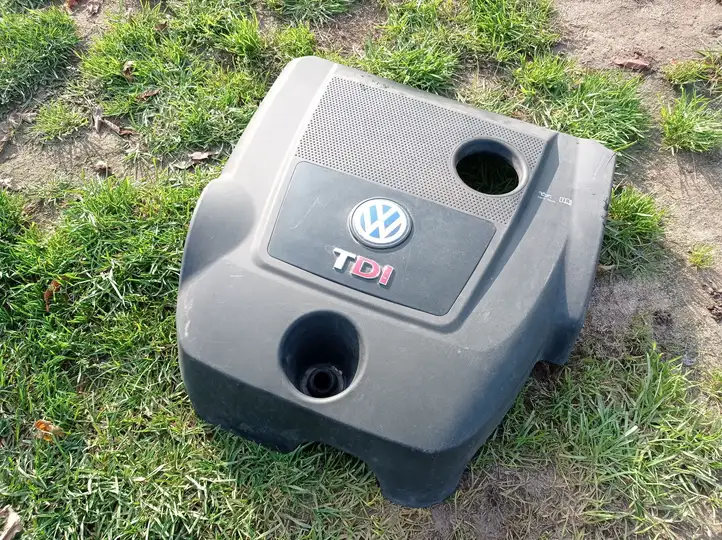 Volkswagen Golf IV (1998 - 2005) 038103925BH Крышка двигателя декоративная — фото 1