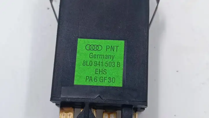Audi A3/S3 8L (1996 - 2000) 8L0941503B Кнопка обогрева стекла — фото 3