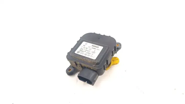 Audi A3/S3 8L (1996 - 2000) 8D2820511C Двигатель задвижки потока воздуха — фото 1