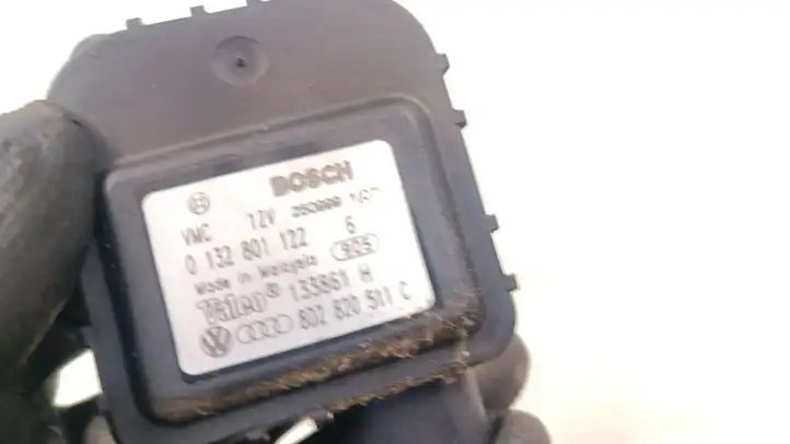 Audi A3/S3 8L (1996 - 2000) 8D2820511C Двигатель задвижки потока воздуха — фото 3