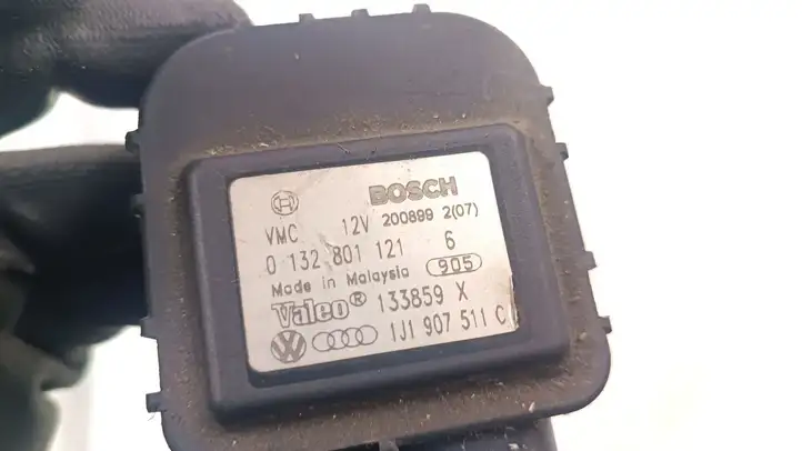 Audi A3/S3 8L (1996 - 2000) 1J1907511C Двигатель задвижки потока воздуха — фото 3