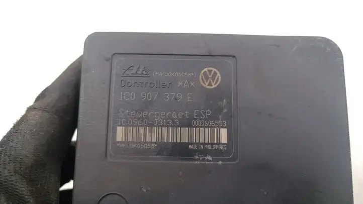 Volkswagen Bora (1998 - 2005) 1C0907379E ABS блок — фото 4