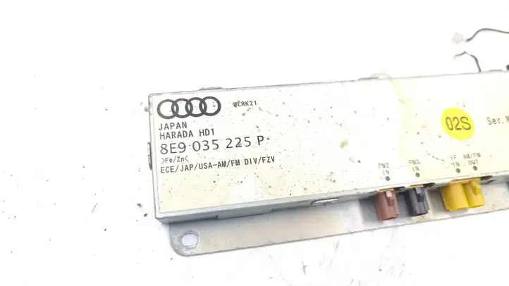 Audi A4 S4 B6 8E 8H (2000 - 2006) 8E9035225P Усилитель антенны — фото 2