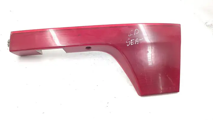 Seat Cordoba (6K) (1999 - 2002) Задний фонарь в крышке багажника — фото 1