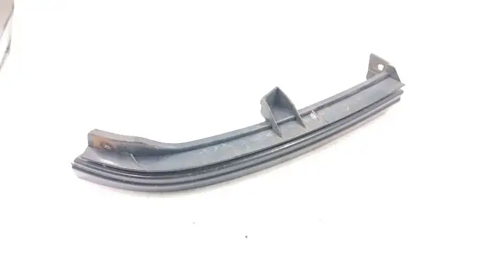 Opel Zafira A (1999 - 2003) 90580651 Окантовка фары — фото 1