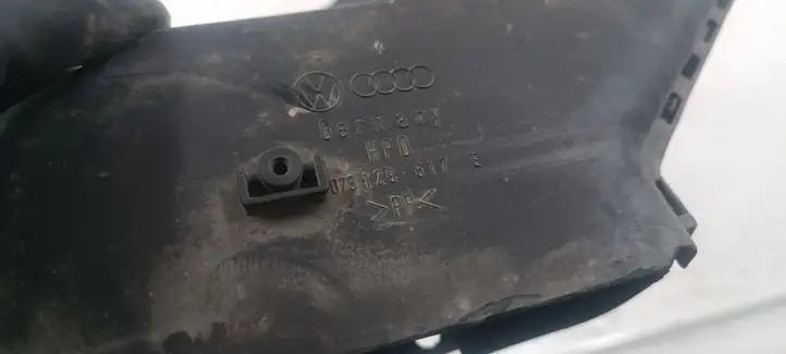 Audi A6 S6 C5 4B (2001 - 2004) 078129617E Детали воздухозаборника — фото 3