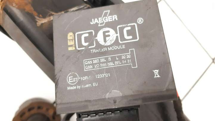 Volkswagen Golf VII (2013 - 2019)  5G0092101A Комплект крюка