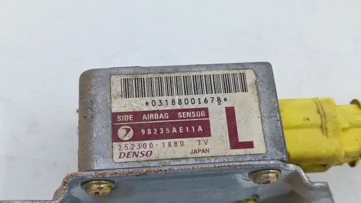 Subaru Outback (1998 - 2003) 98235AE11A Датчик удара SRS — фото 2