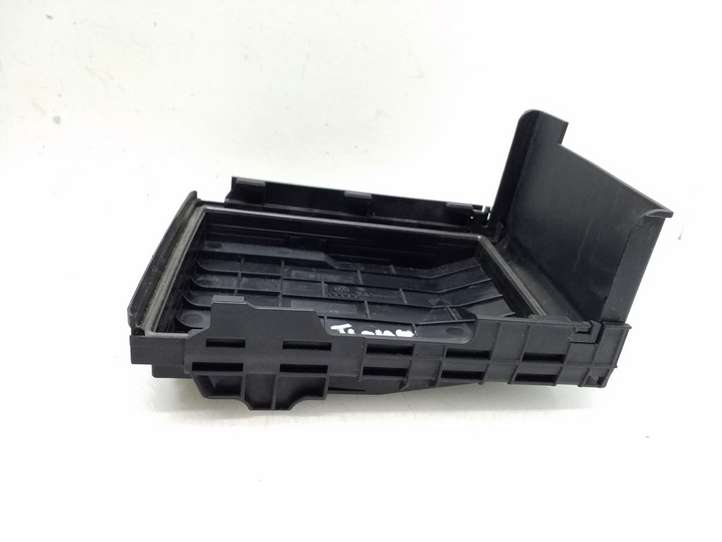 Volkswagen Tiguan (2007 - 2011)  1K0937132F Крышка ящика предохранителей