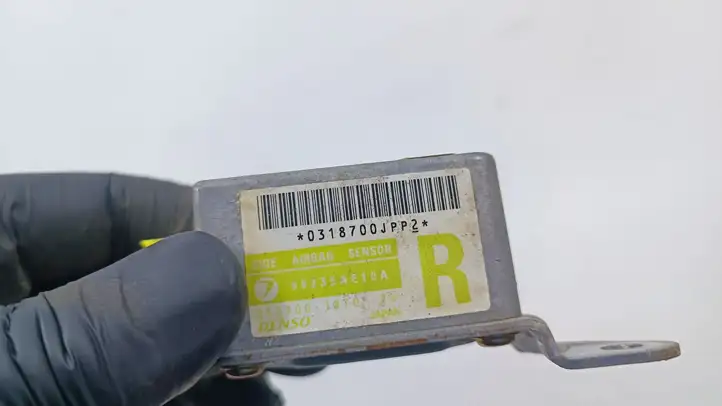 Subaru Outback (1998 - 2003) 98235AE10A Датчик удара SRS — фото 2