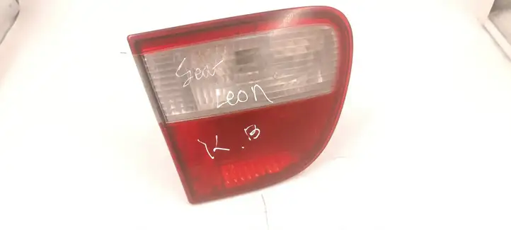 Seat Leon (1M) (1998 - 2006) 1M6945091A Задний фонарь в крышке багажника — фото 1