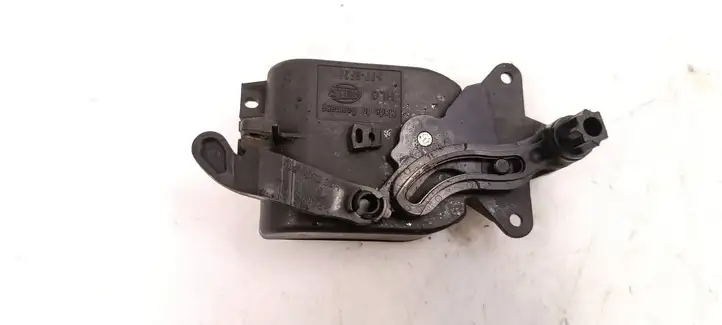 Audi A3/S3 8L (1996 - 2000) 1J1907511A Двигатель задвижки потока воздуха — фото 2